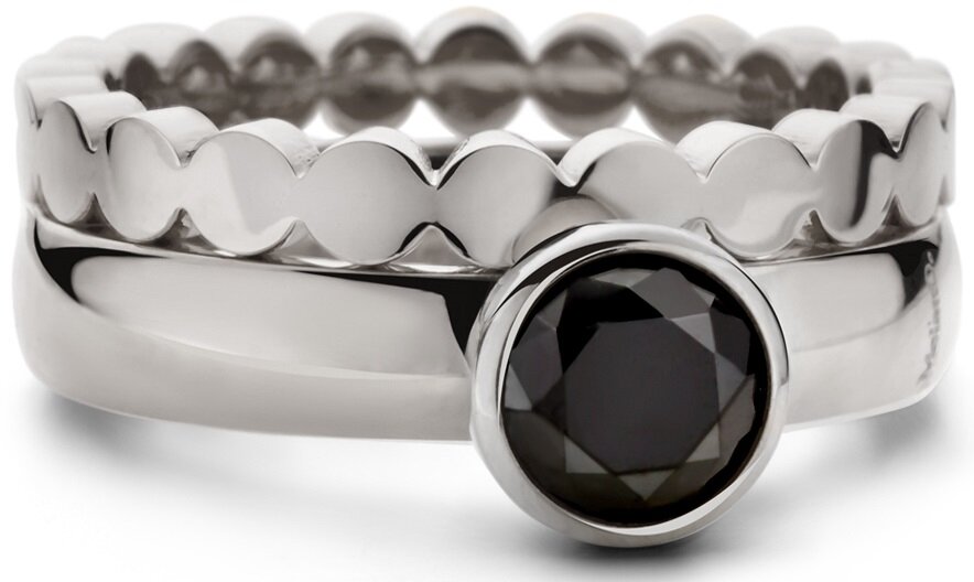 Melano ringen incl. zwart steentje in maat 58 = 18.50 mm.