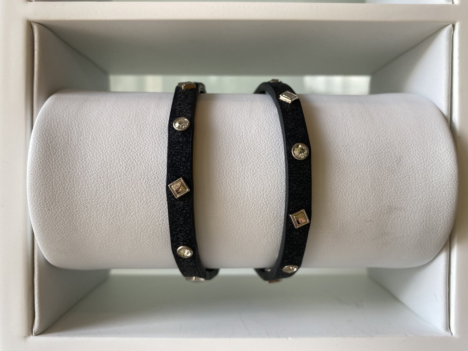 Leren wikkel armband bohemian zwart  40 cm. model BL